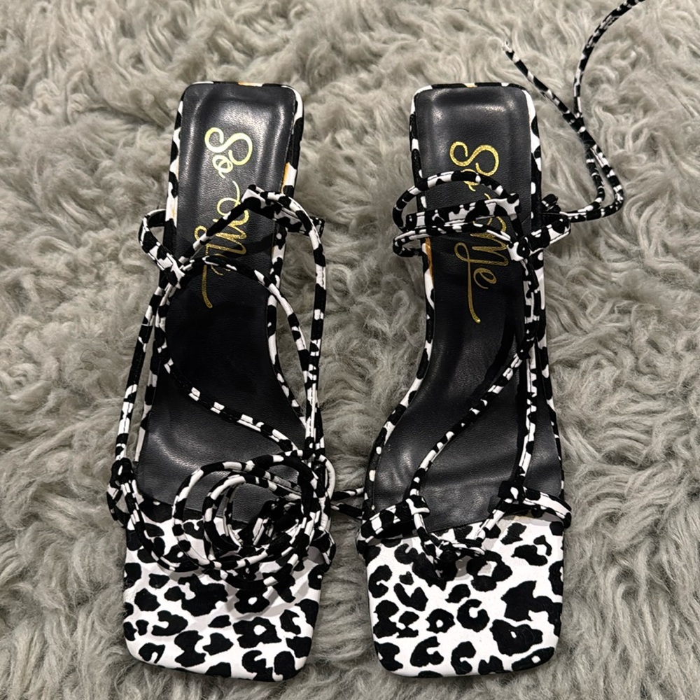 LEOPARD PRINT TIE UP HEELS